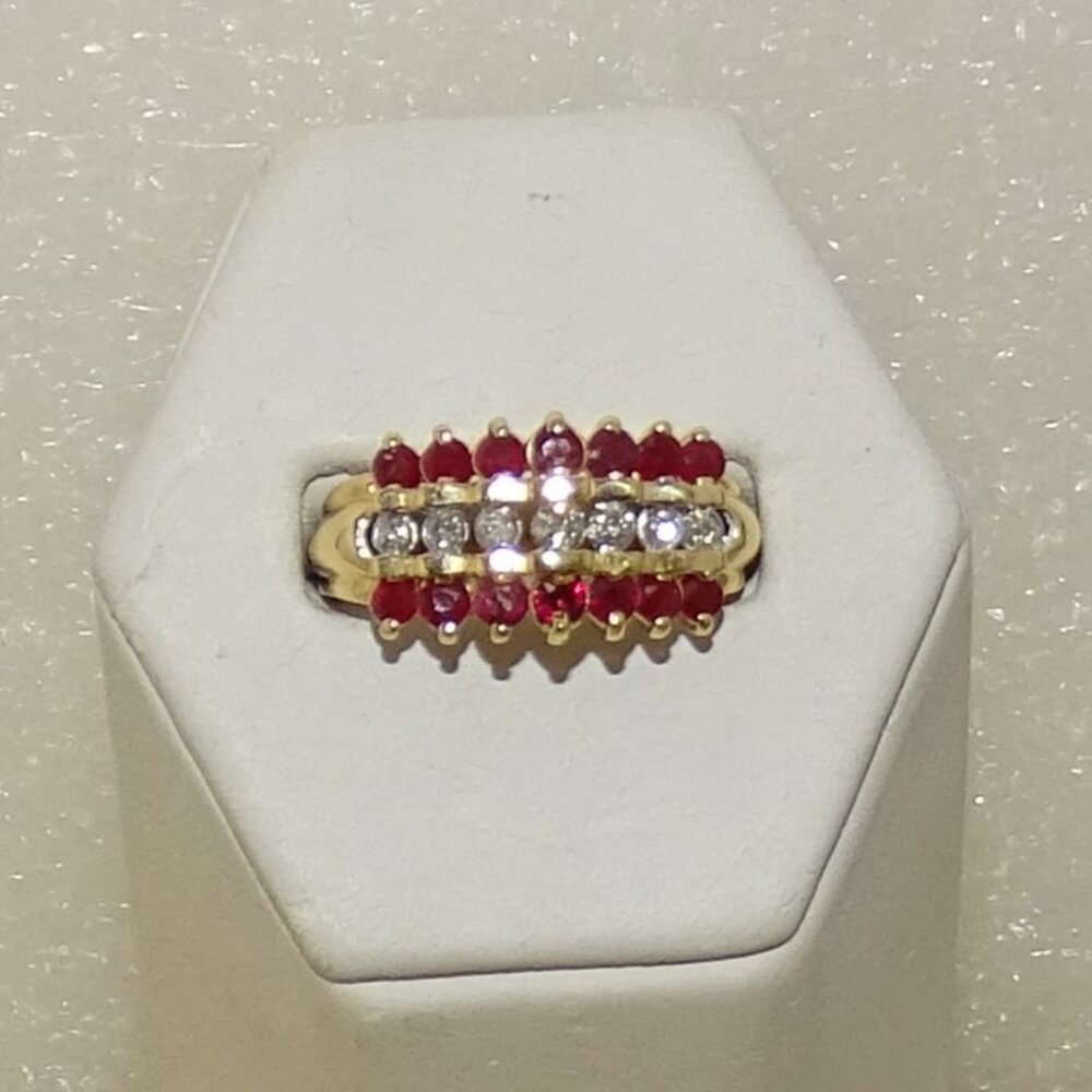 VINTAGE 14K RUBY & DIAMOND RING - Picture 2 of 7